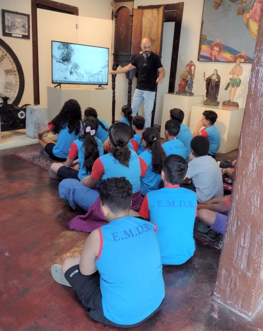 api-modulos/fotos/img/galeria_cat_culturais_493/493/13844/VISITA GUIADA POR GUSTAVO, ESCOLA MUNICIPAL D. BOSCO, PROF. GLEYDE, 08.09.2026 (5).jpg